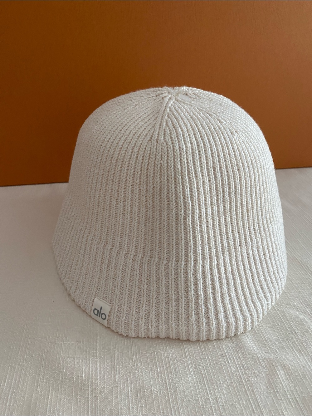 Alo Yoga Ivory/Oatmilk Knit Bell-Shaped Bucket Hat